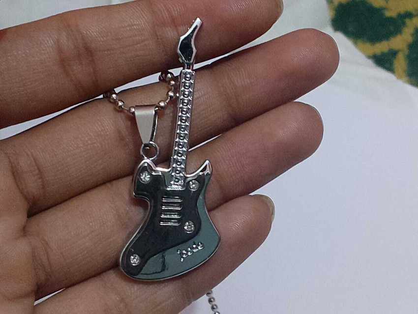 Mens guitar necklace top