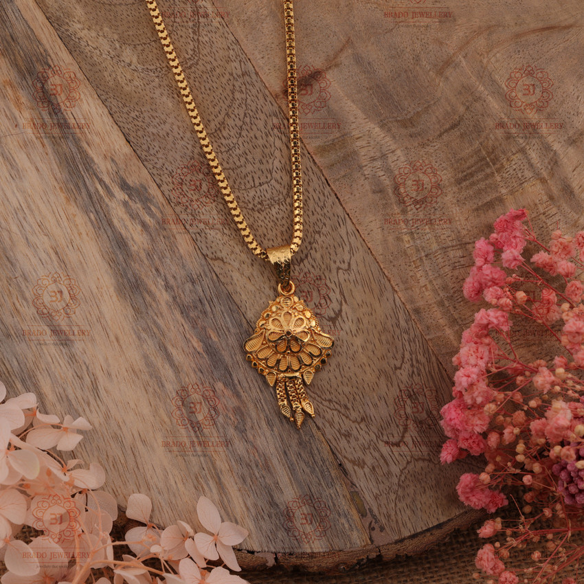 Traditional gold chain with pendant hot sale
