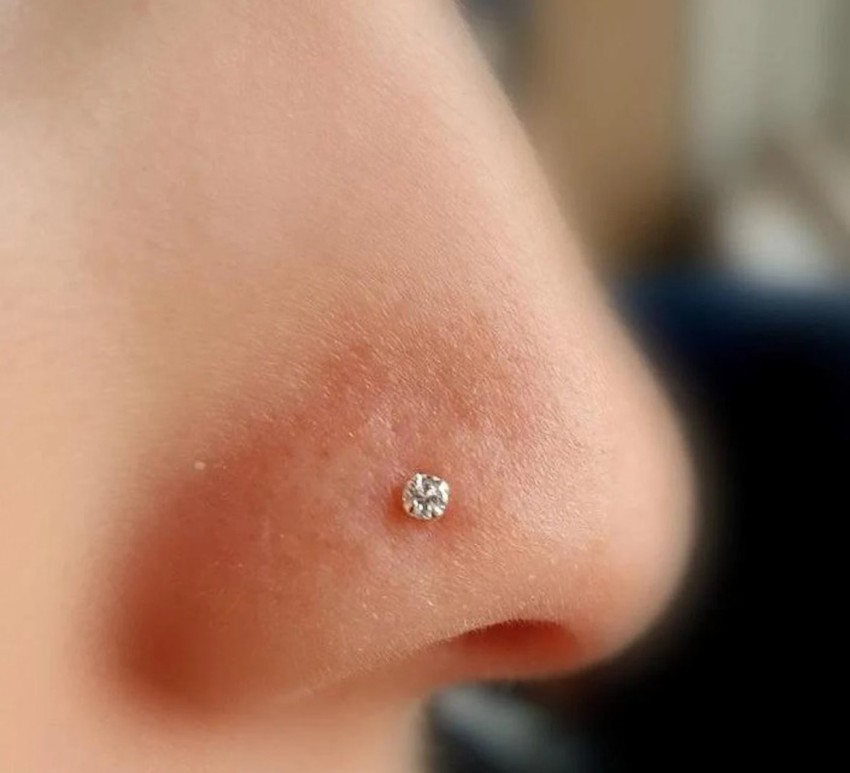 Small single diamond nose on sale pin