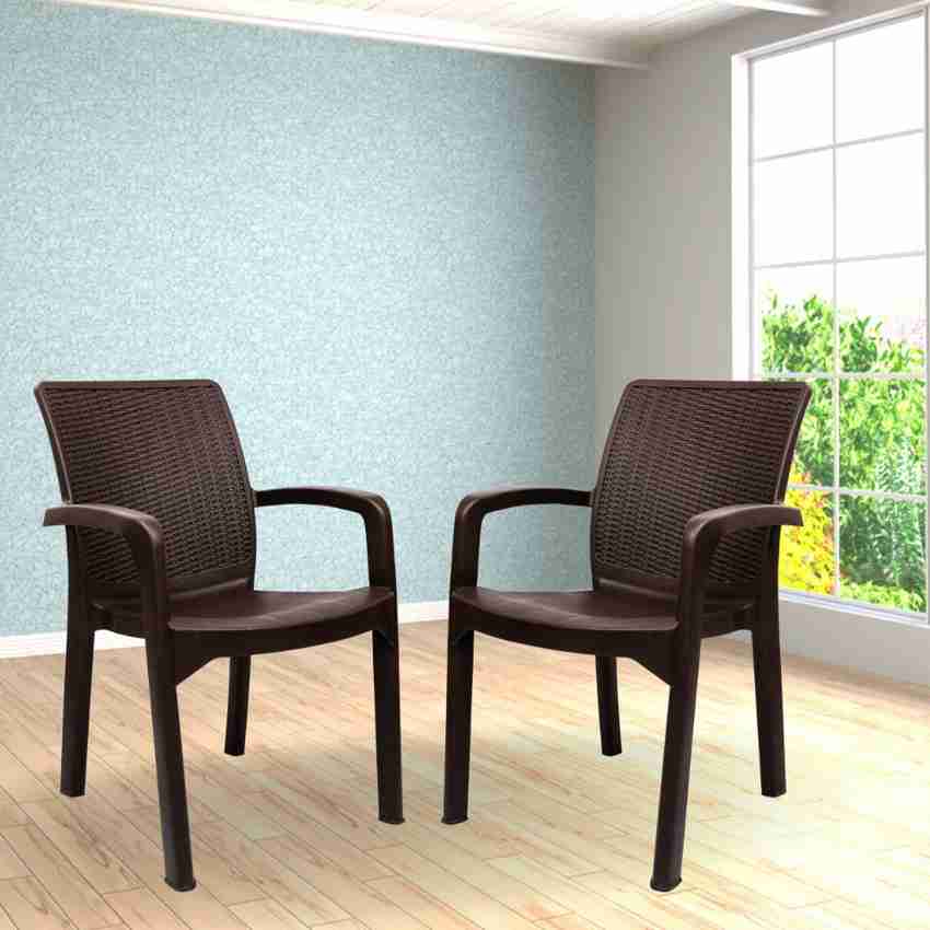 Plastic sales sitting chair