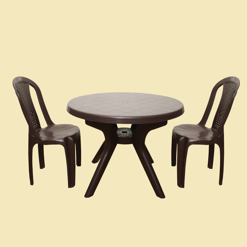 Round plastic table discount and chairs