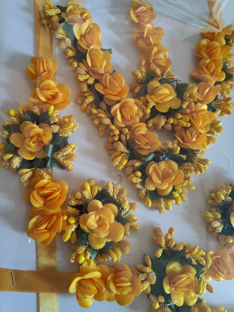 Haldi ceremony flower jewellery clearance online flipkart