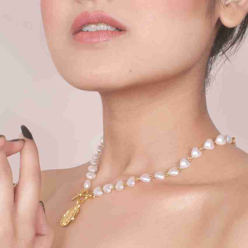Pearl necklace with locket discount