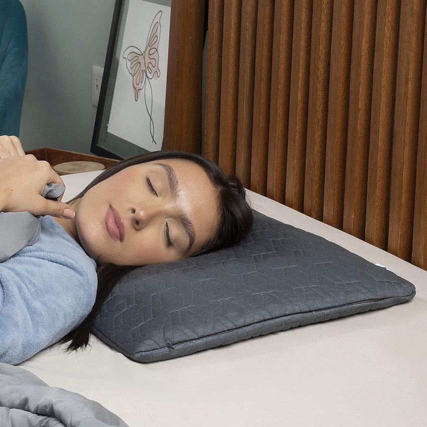 Ultra thin memory outlet foam pillow