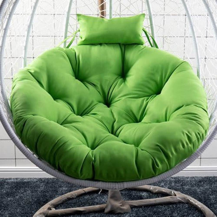 Round chairs with cushion clearance