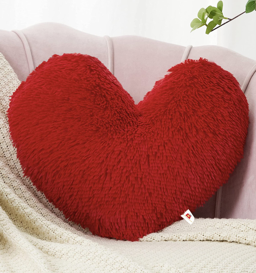 Heart shaped sales pillow flipkart