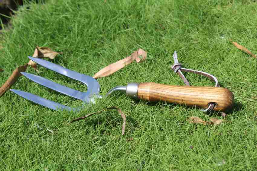 B and top q garden fork