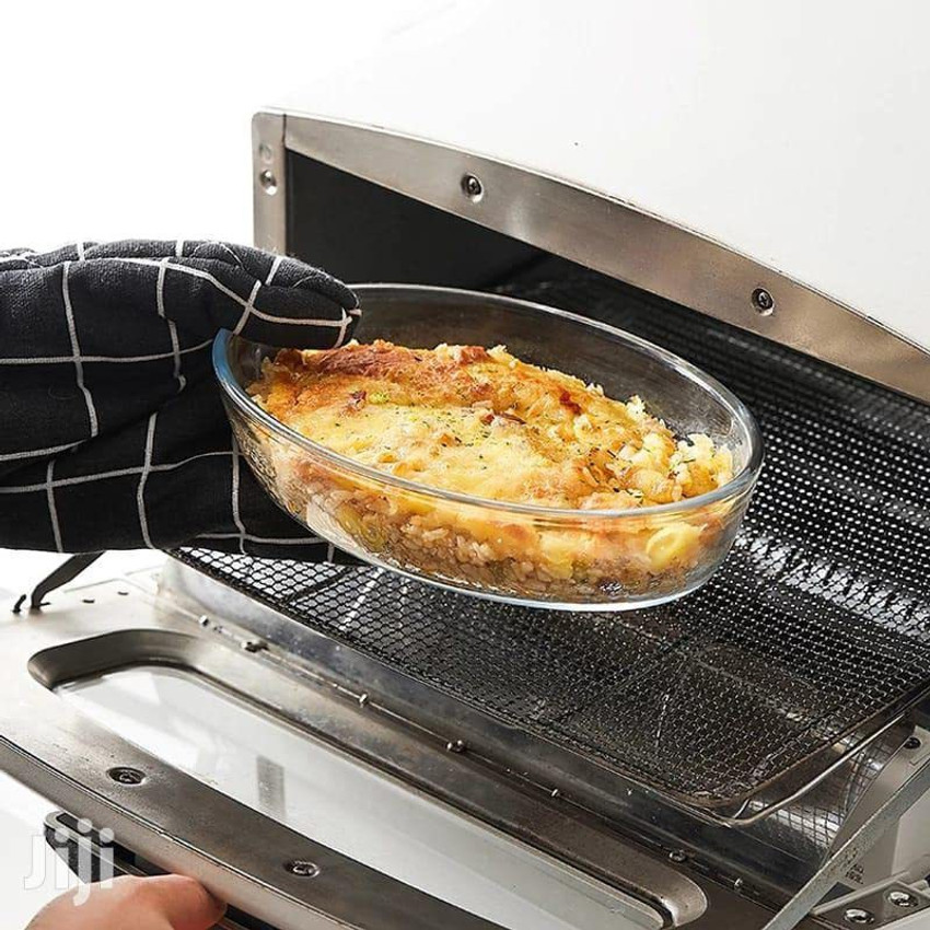 Borosilicate glass bakeware top