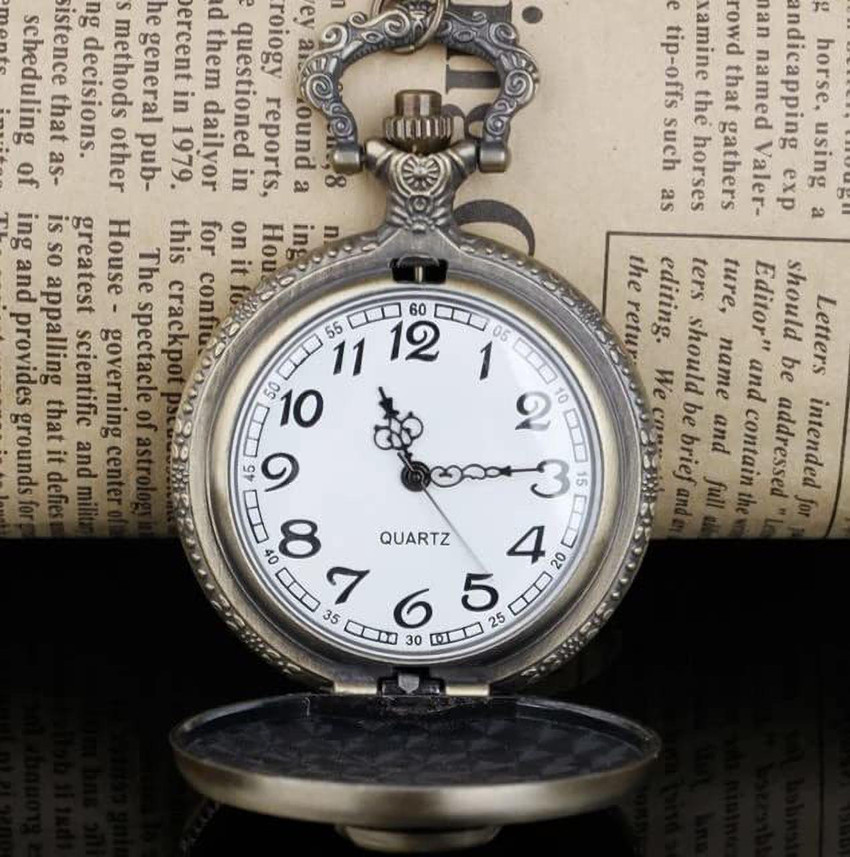 TechBytesRetail Vintage Metal Pocket Watch Keychain Antique Clock