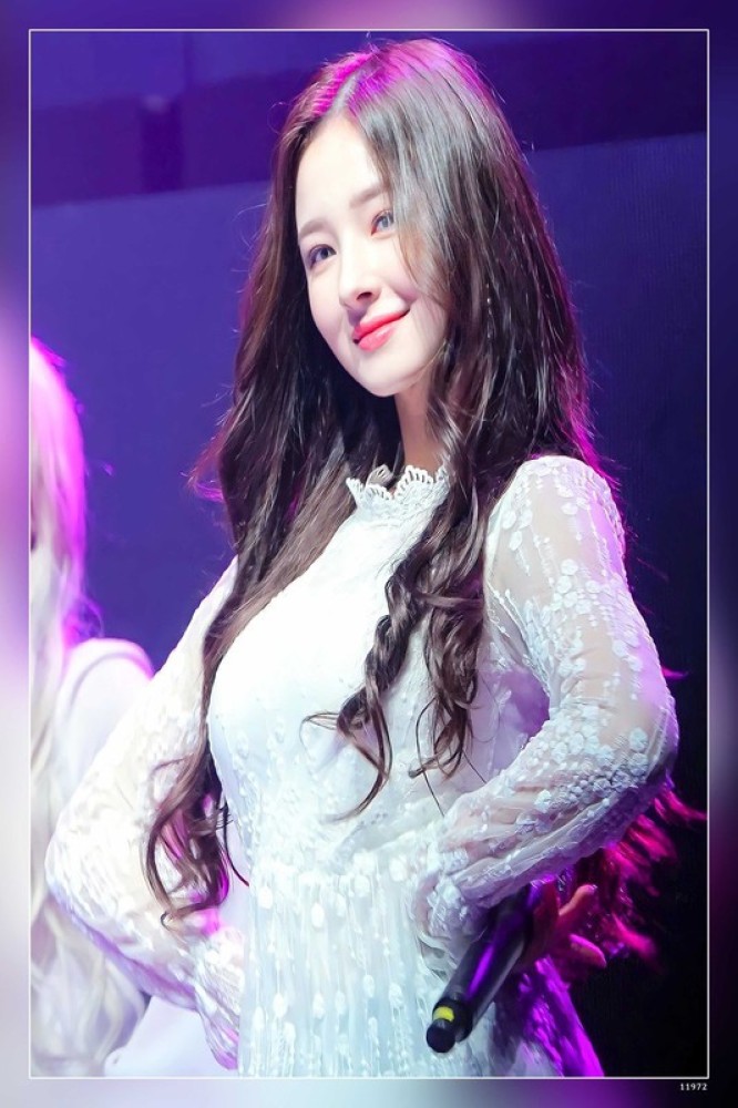 How is Nancy Momoland's body according to the Korean beauty