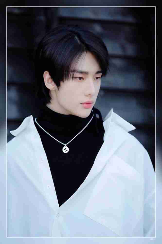 Stray Kids Hyunjin Signed high quality Levanter