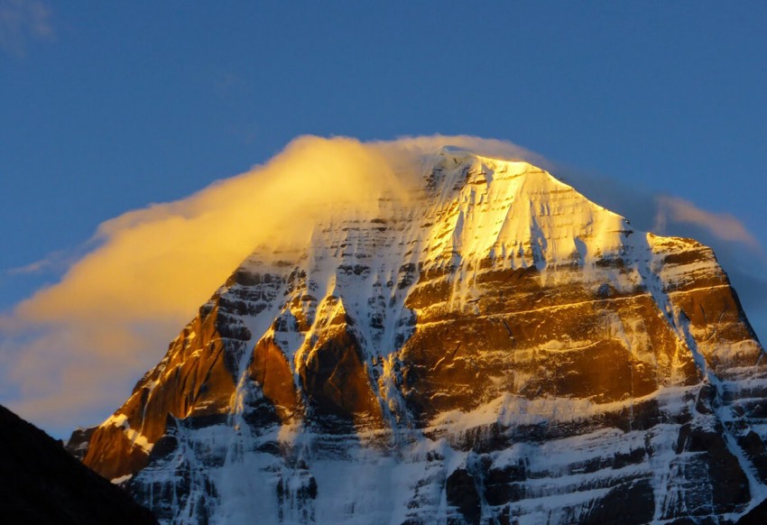 Exquisite beauty of majestic Mt. Kailash Travelling got new definition with  Nawabi Cab, a pioneer car hire… | Kailash mansarovar, Beautiful mountains,  Scenic beauty