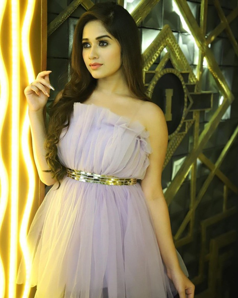 Jannat zubair hot sale dresses photos