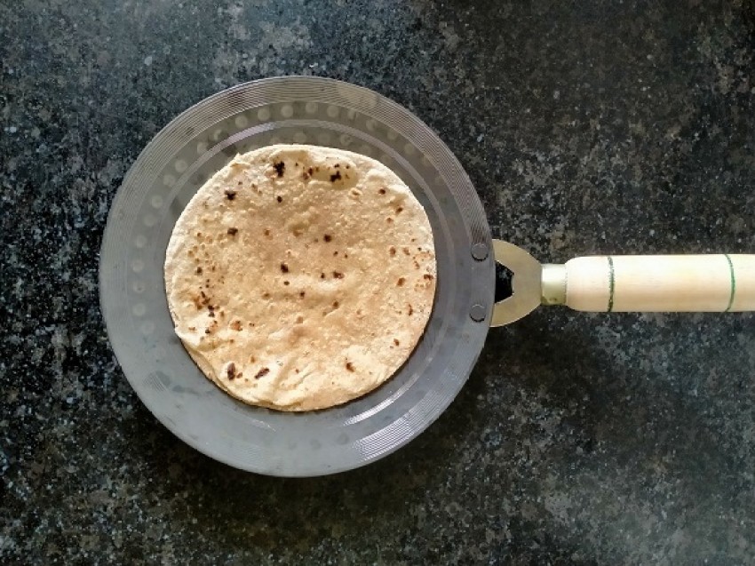 Aluminum Chapati Pan Non-Stick Roti Pan Chapati Tawa Concave Nonstick  Griddle Crepe Pan Frying Skillet Pan for Omelette Pan Paratha Tawa Indian  Roti