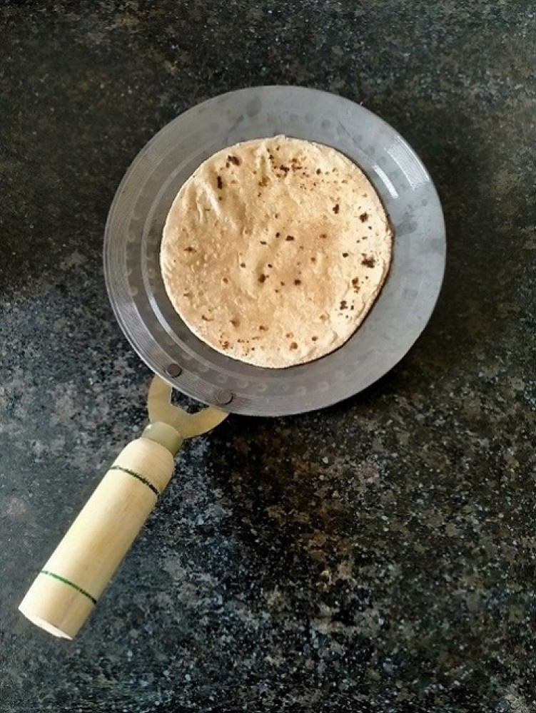 4mm Thick Aluminium Gas & Induction Base Chapati Roti Tawa, Dia 27.5 cm,  Silver