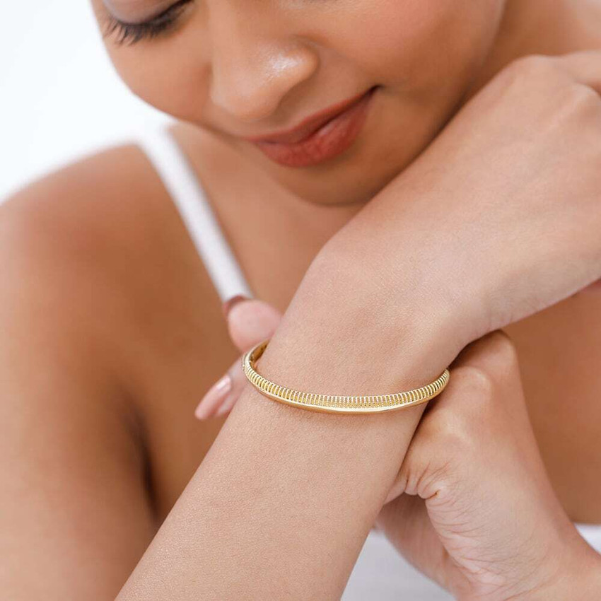 Mia by Tanishq 18KT Radiant Beginnings Yellow Gold Bangle Yellow