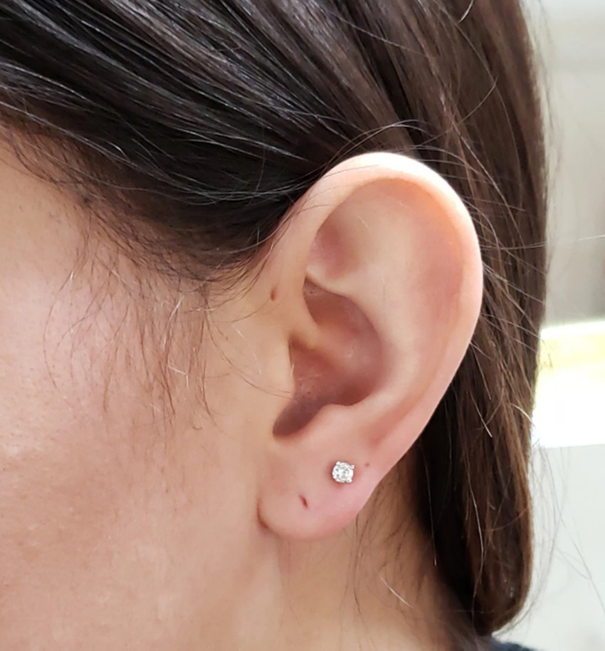 Second sales tops ear