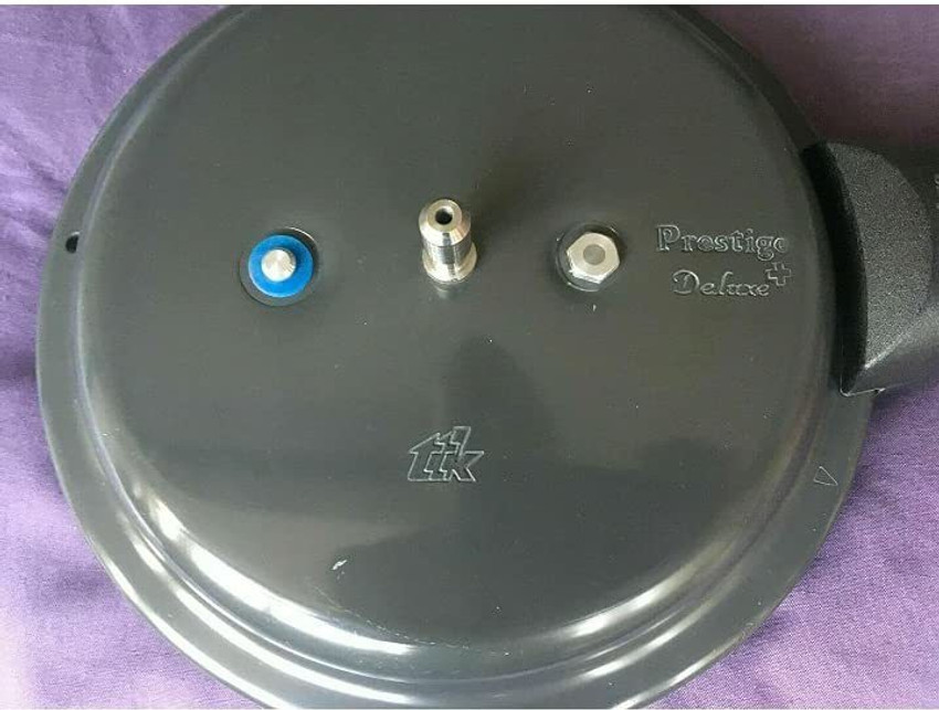 Pressure indicator in prestige cooker outlet