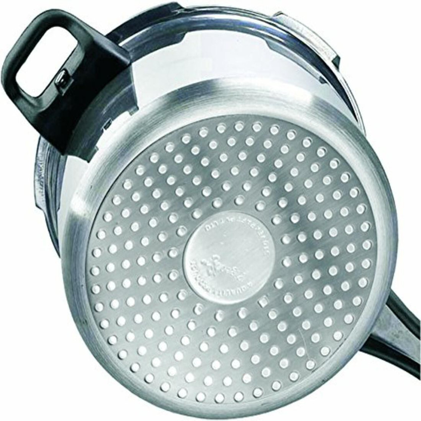 Induction bottom cooker outlet