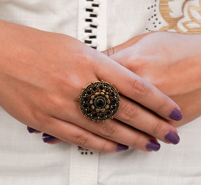 Black metal sales rings for ladies
