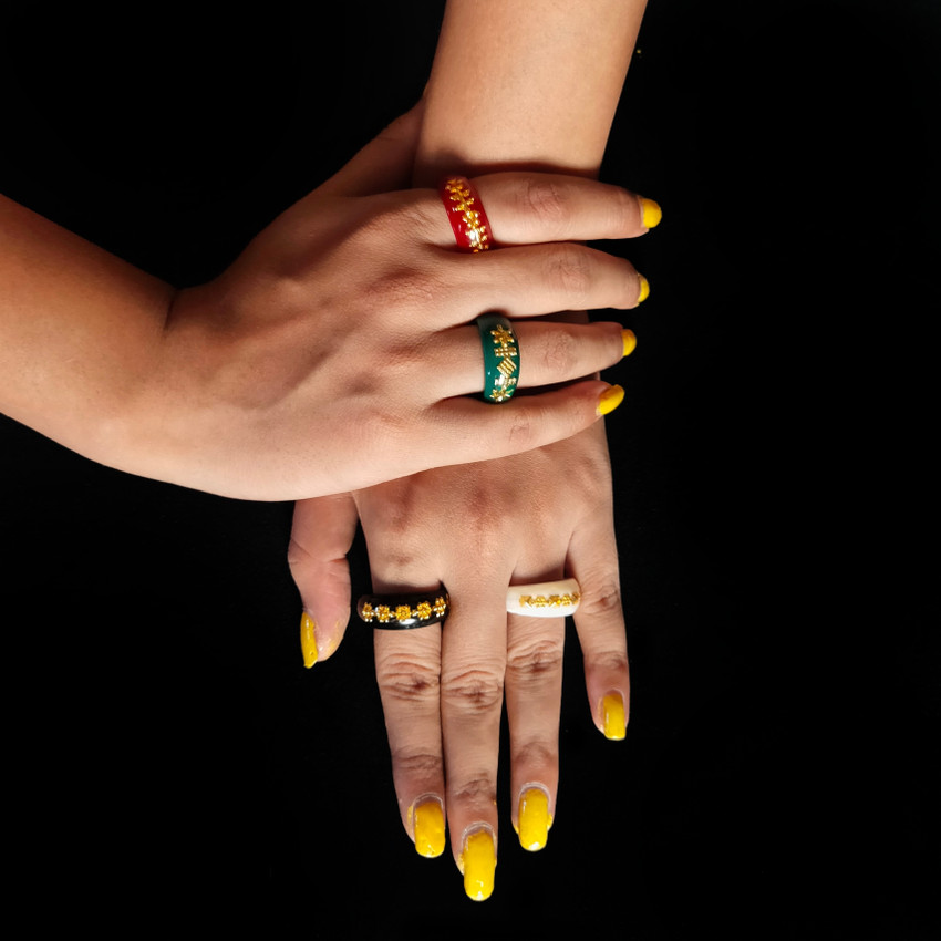 Brotherskart Red Green Black And White Pola Ring Set Of 4 Random Design Pola rings Plastic Gold Plated Ring Price in India Buy Brotherskart Red Green Black And White Pola Ring