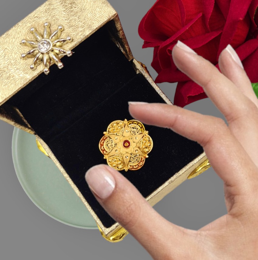 Ladies round gold deals ring