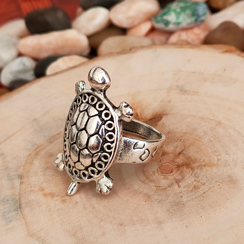 Silver ring with tortoise on sale