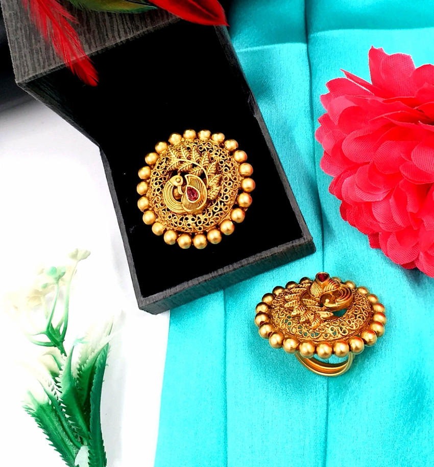 Gold circle deals ring design