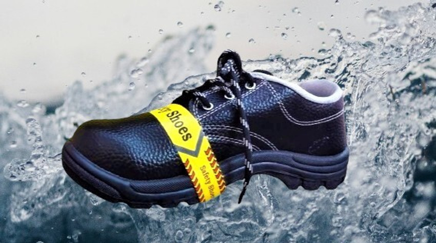 Pvc safety shoes hot sale