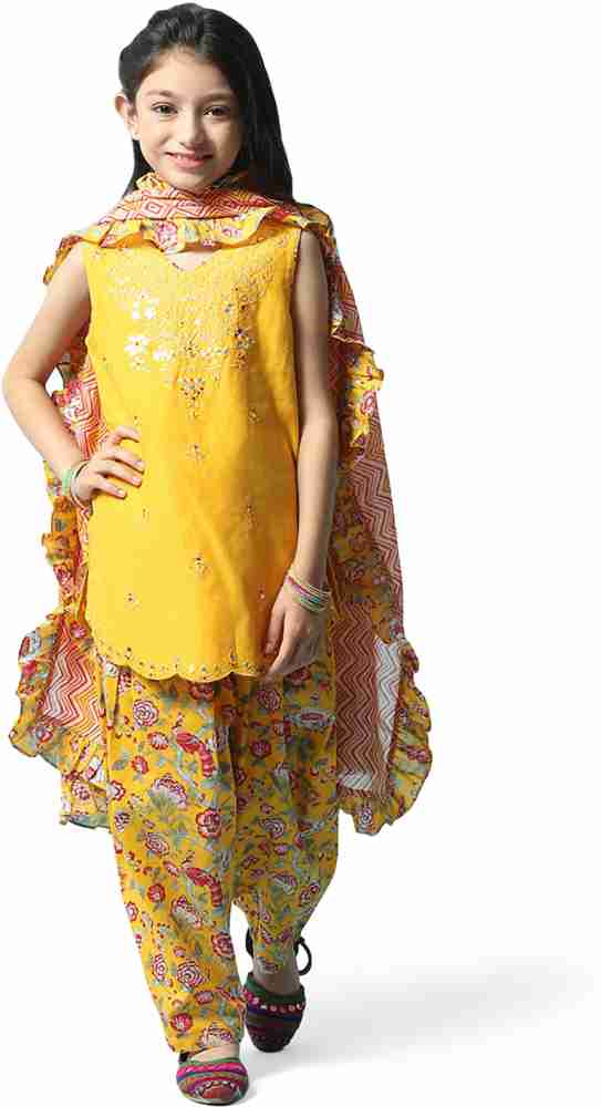 BIBA Girls Festive Party Kurta and Trouser Set Price in India Buy BIBA Girls Festive Party Kurta and Trouser Set online at Flipkart