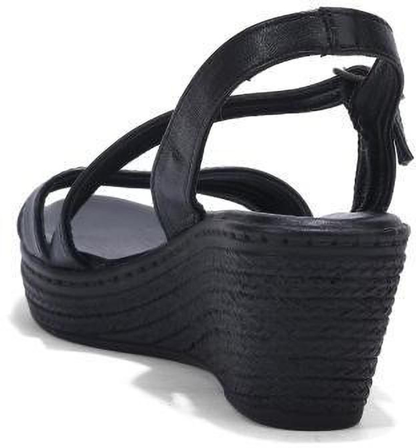 Woodland ladies sales chappal flipkart