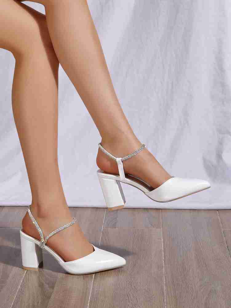 White heels size 4 store
