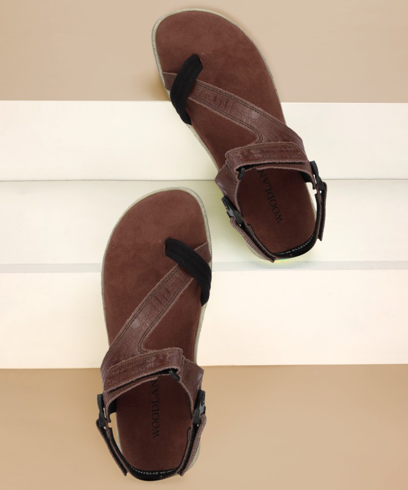 Flipkart woodland store chappals