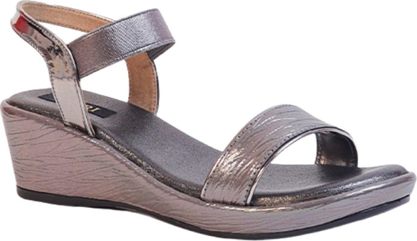 Ozuri sandals clearance