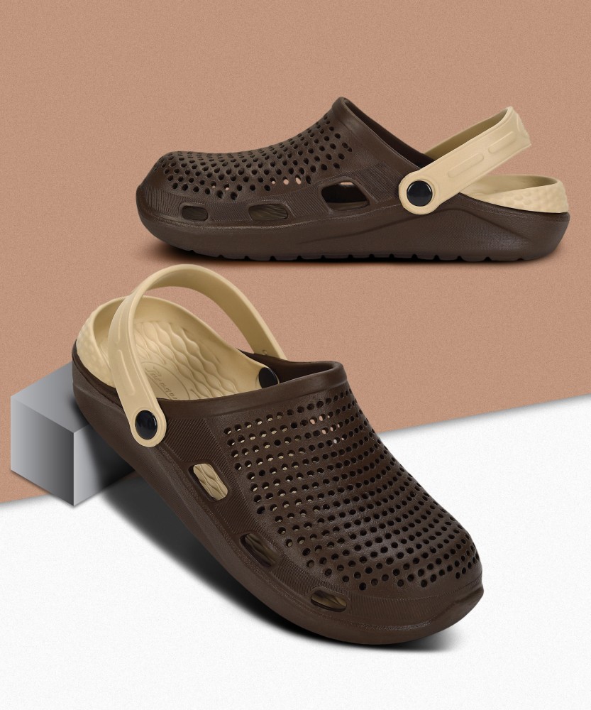 Comfortable sales stylish clogs