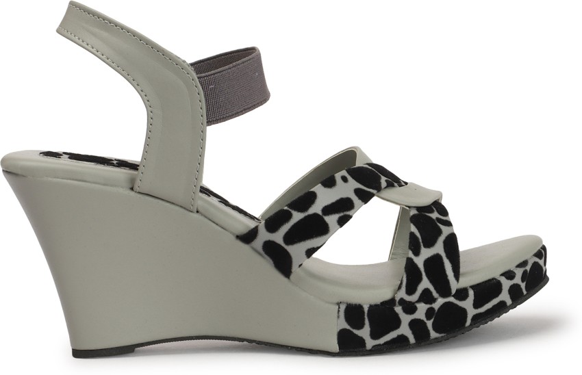 Women's grey wedge discount sandals