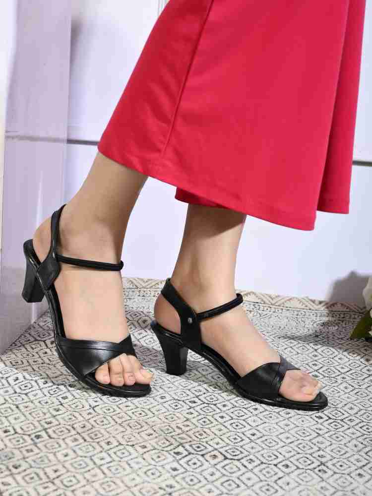 Black heels sandals at low online price