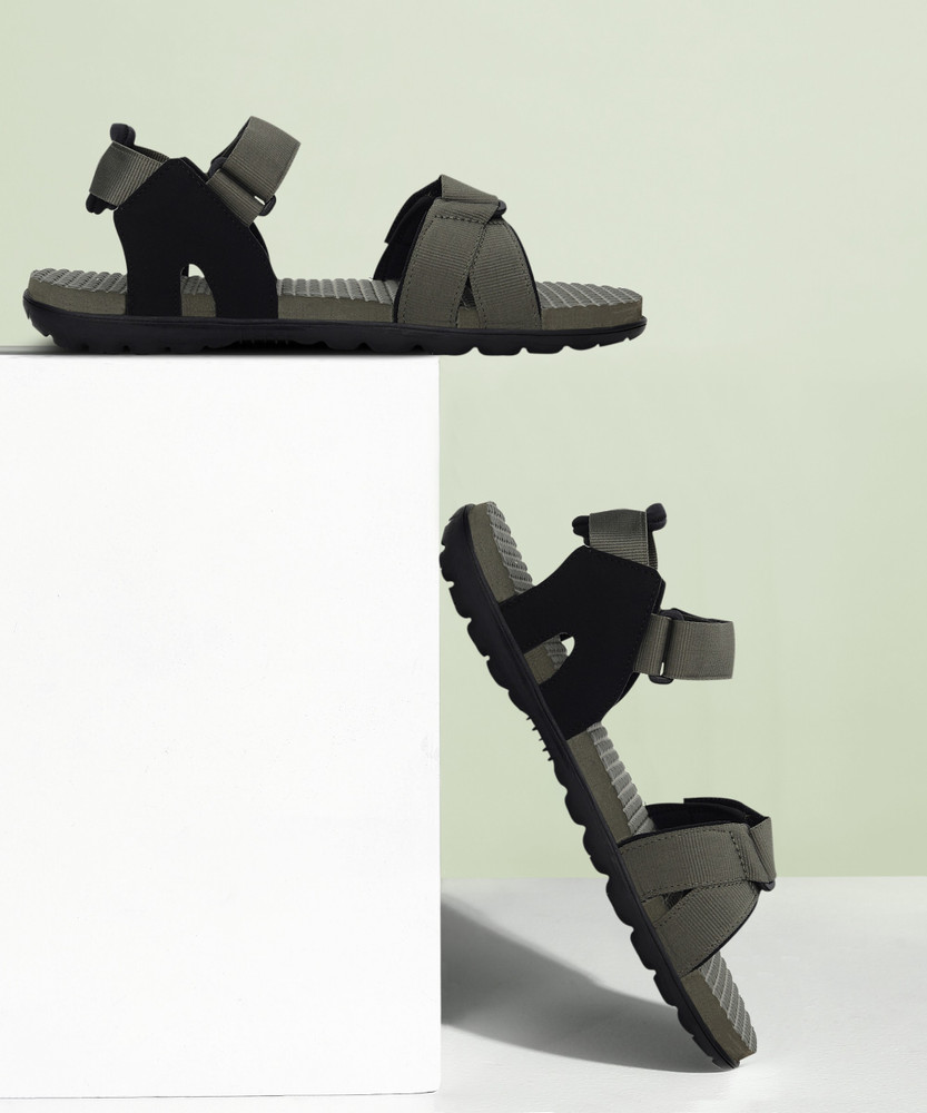 PUMA Smooth Men Green Sandals - Buy 