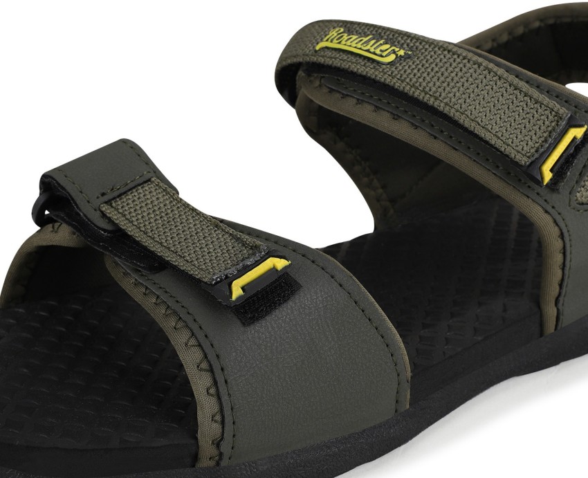 Roadster sandals outlet flipkart