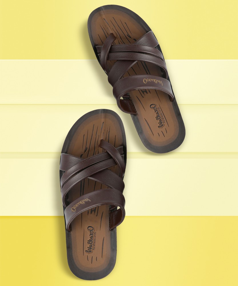 WALKAROO Men Sandals