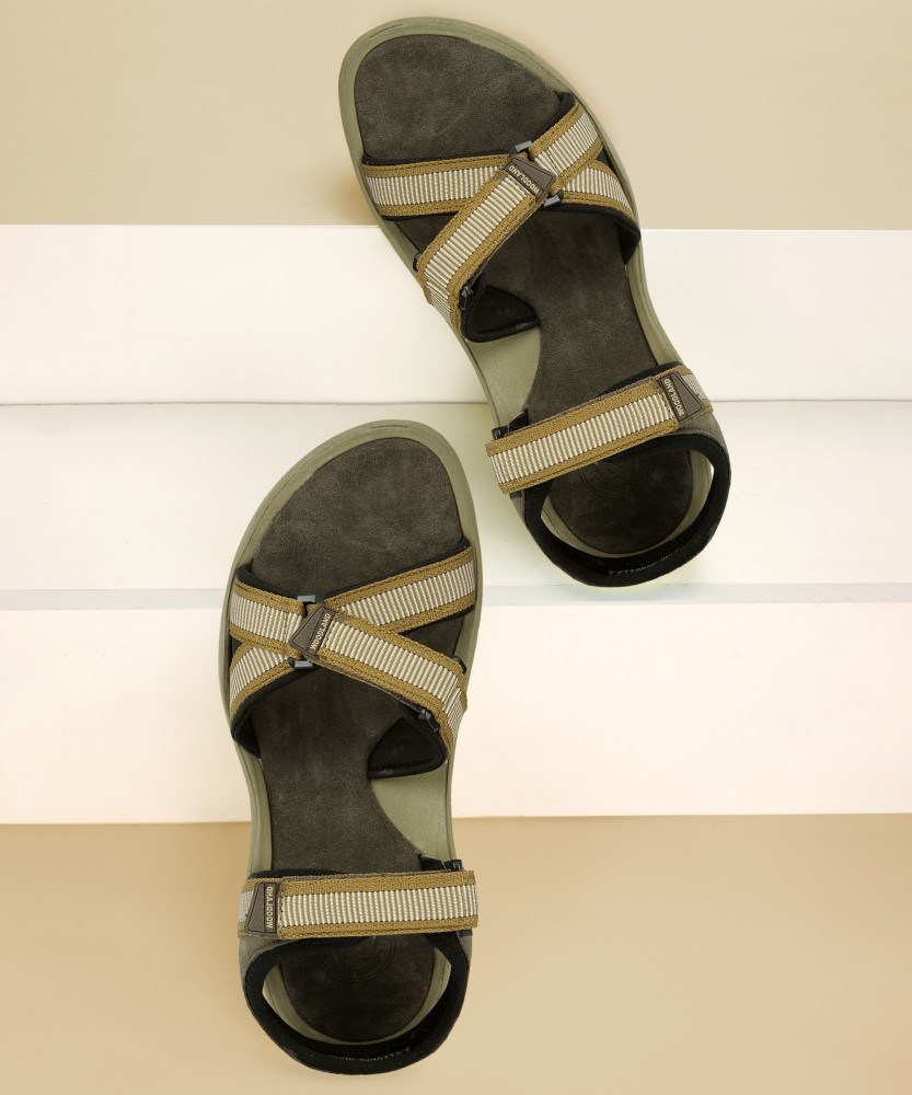 Flipkart online store shopping woodland sandals