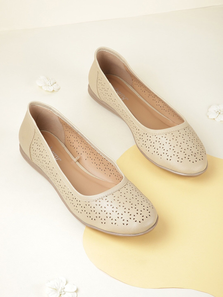 Dressberry flats online