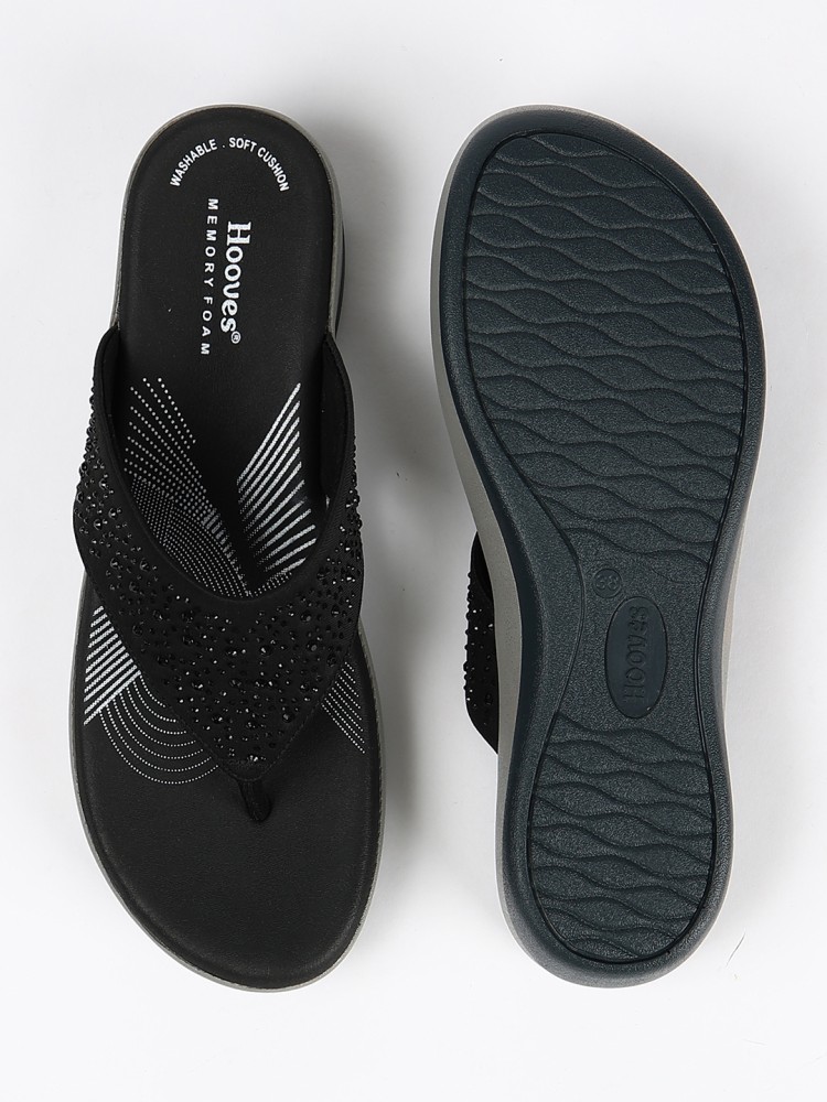 hooves Women Black Casual - Buy hooves Women Black Casual Online at Best  Price - Shop Online for Footwears in India