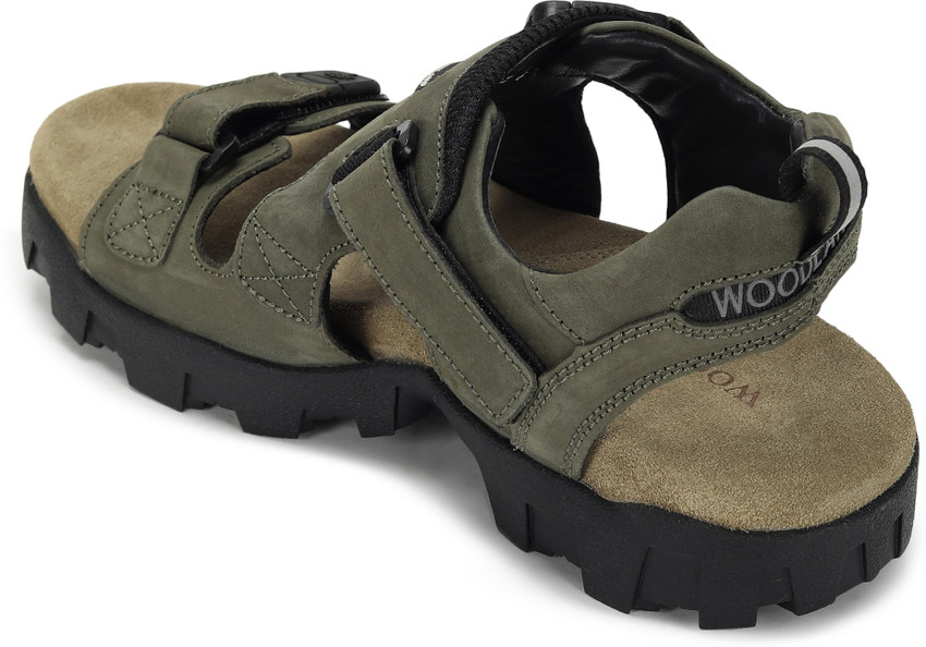 Woodland hot sale chappals flipkart