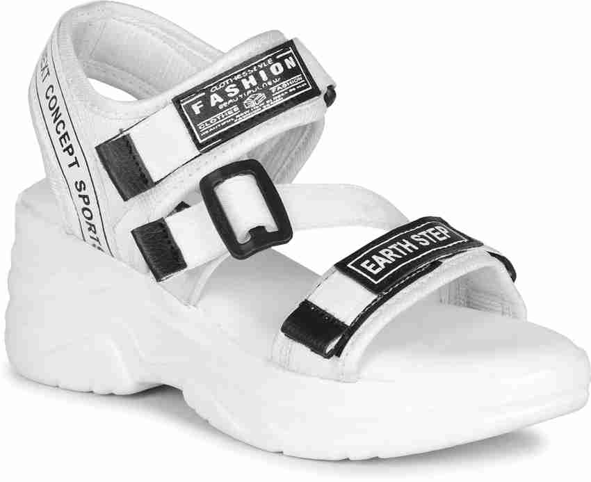 Earth white top sandals