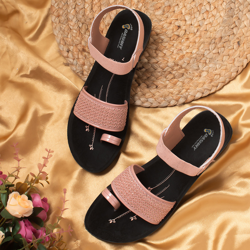 New trending sandals hot sale
