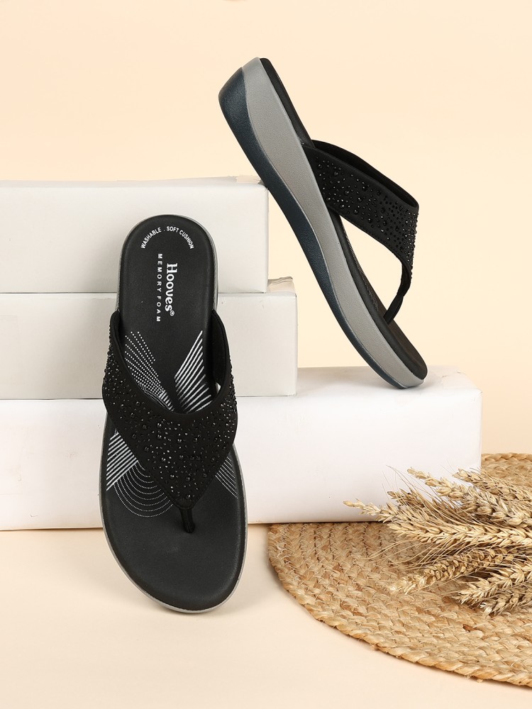 hooves Women Black Casual - Buy hooves Women Black Casual Online at Best  Price - Shop Online for Footwears in India