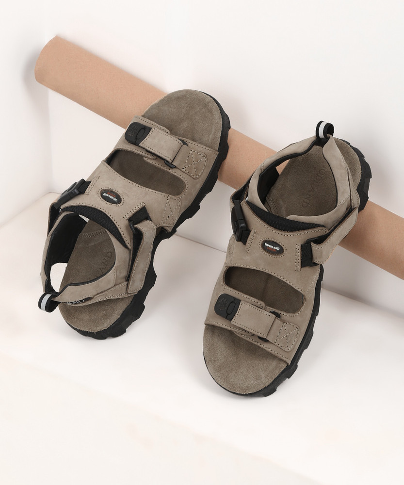 Woodland sandal price discount flipkart