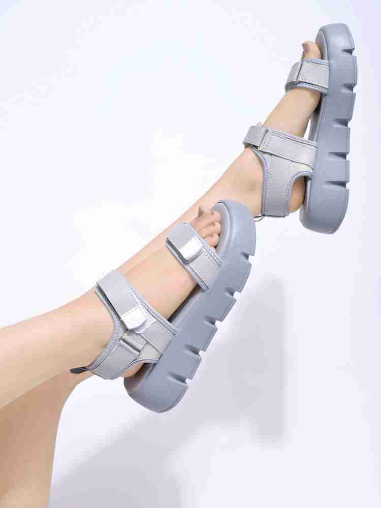 SHOETOPIA Women Grey Casual - Buy SHOETOPIA Women Grey Casual Online at  Best Price - Shop Online for Footwears in India