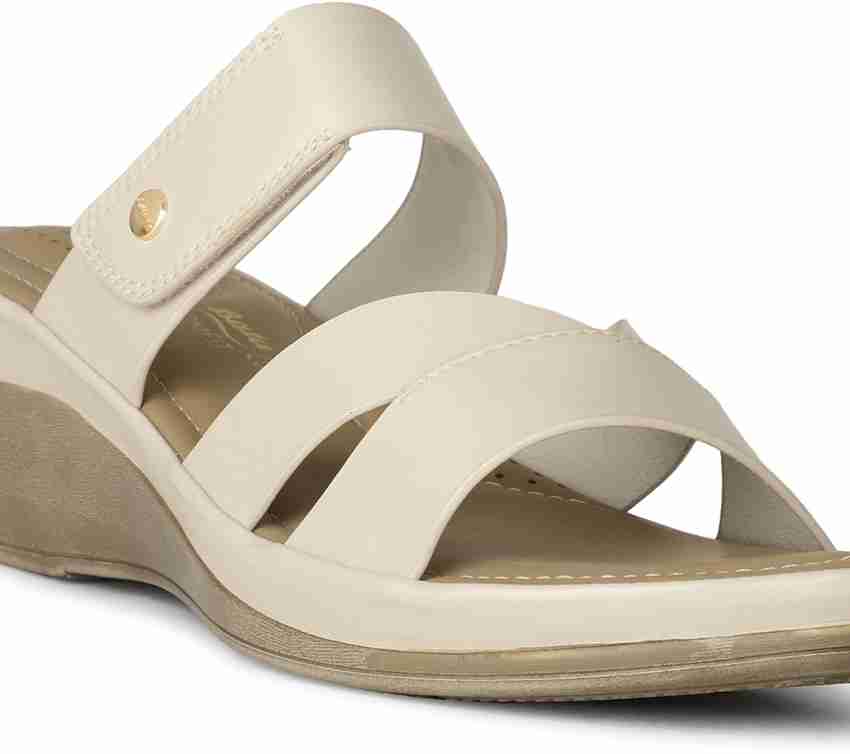 Bata discount comfit wedges